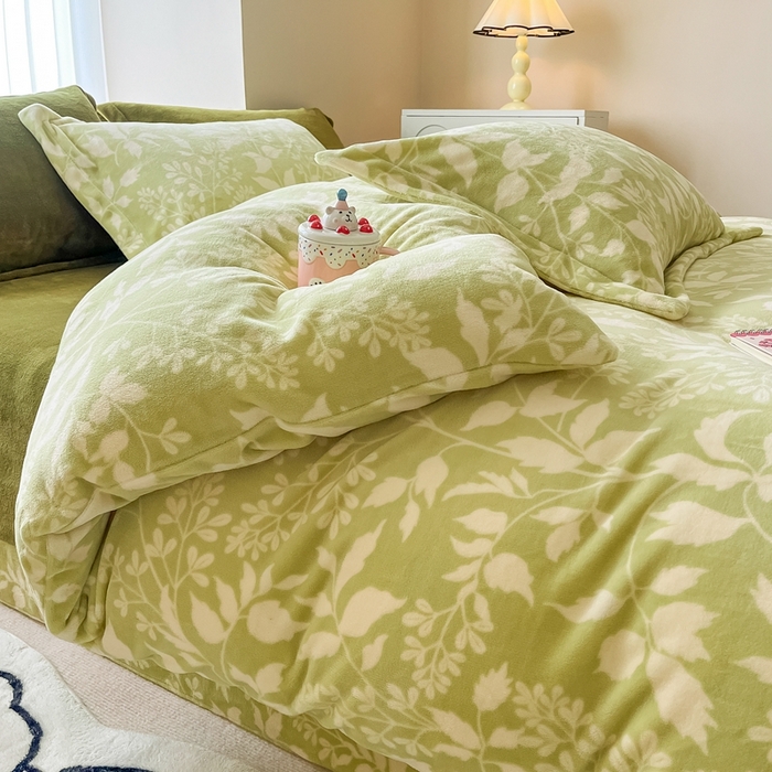 91家纺网 家纺一手货源 找家纺 呗旺鹿 2023新款高克重印花牛奶绒四件套直播 锦瑟