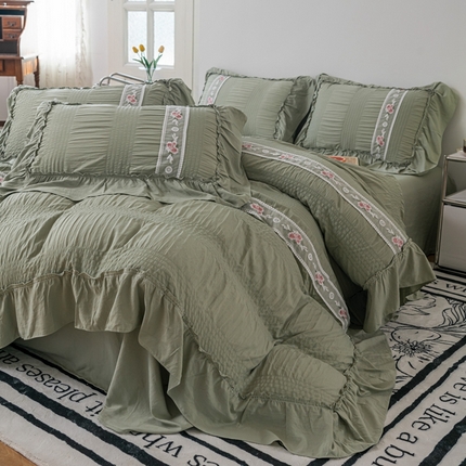 91家纺网 家纺一手货源 找家纺 你好美丽 2025新款泡泡纱刺绣花边四件套 泡泡纱-抹茶绿