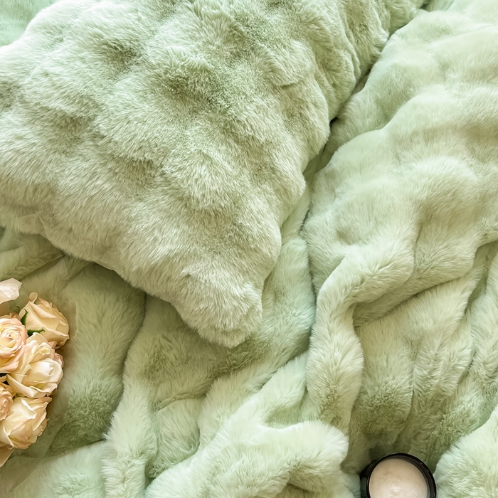 91家纺网 家纺一手货源 找家纺 慕尚 2025新款480g加厚兔毛绒兔兔绒四件套 薇妮抹茶
