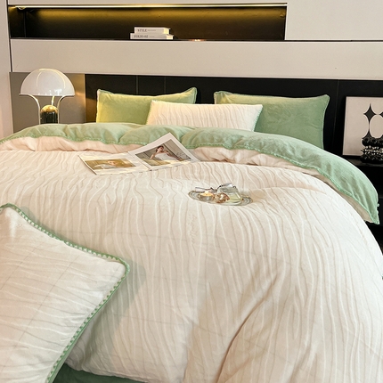 91家纺网 家纺一手货源 找家纺 （总）澳梵 2023新款雕花牛奶绒贝壳边工艺四件套