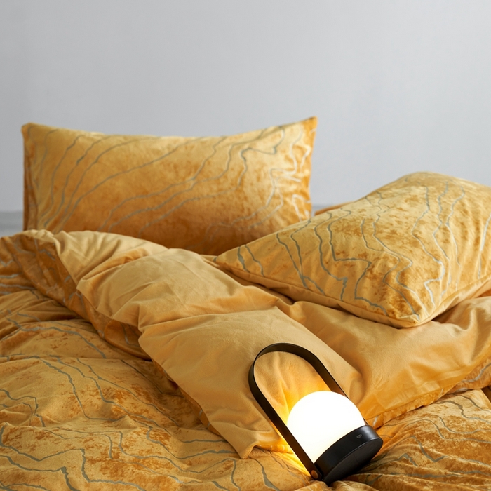 91家纺网 家纺一手货源 找家纺 安莱生活 2023年秋冬专版独创希腊绒天鹅绒烫银冰花四件套-卡塔尔 卡塔尔-姜黄