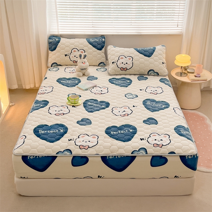 91家纺网 家纺一手货源 找家纺 梦舒羽 2025新款牛奶绒夹棉床笠床罩床单床盖床护垫套三件套 爱心兔