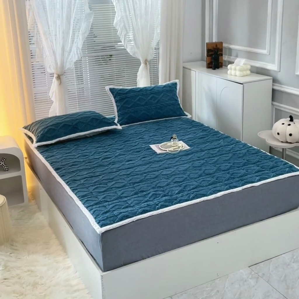 91家纺网 家纺一手货源 找家纺 牛魔王家居 2023新款塔芙绒床垫软床垫可机洗薄垫 蓝色