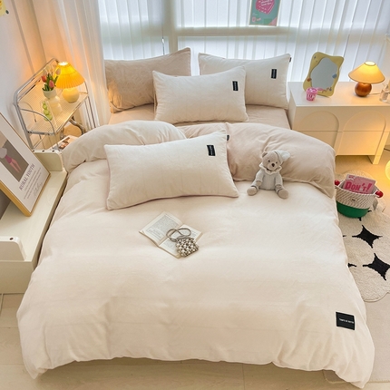 91家纺网 家纺一手货源 找家纺 （总）大元 2025新款素色双拼牛奶绒四件套