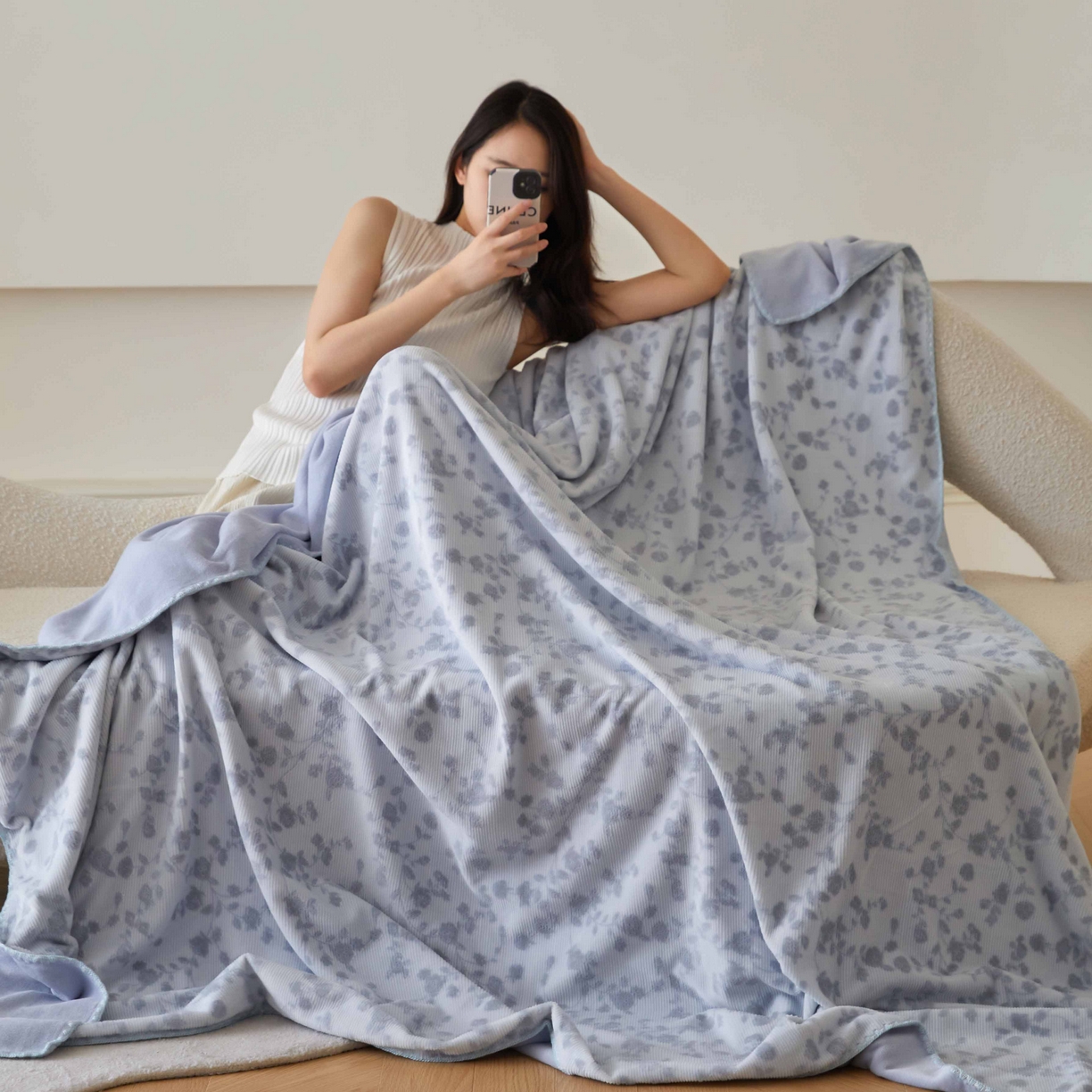 91家纺网 家纺一手货源 找家纺 铭动 2023新款雕花绒保暖毯-悠若毛毯 蓝