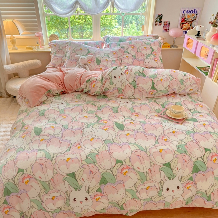 91家纺网 家纺一手货源 找家纺 呗旺鹿 2023新款高克重加厚印花牛奶绒四件套直播 心悦花海