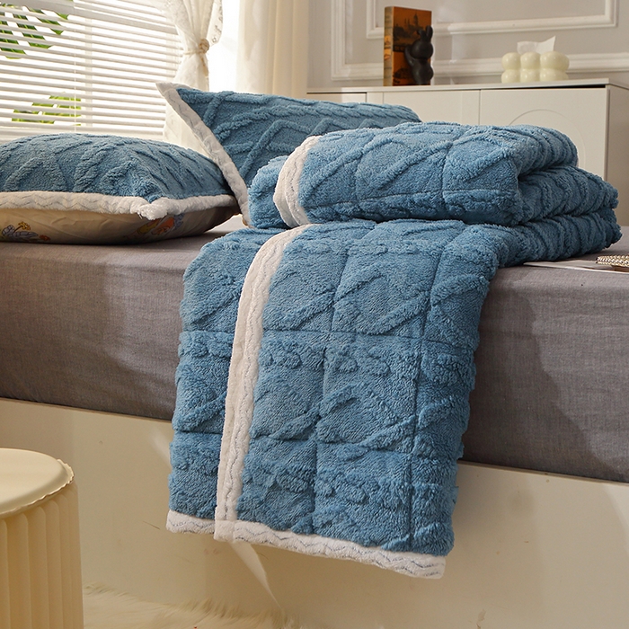 91家纺网 家纺一手货源 找家纺 牛魔王家居 2023新款塔芙绒床垫软床垫可机洗薄垫 蓝色