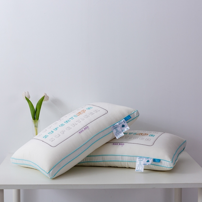 91家纺网 家纺一手货源 找家纺 （总）拾光枕芯 2023新款小奶虎立体绣花枕