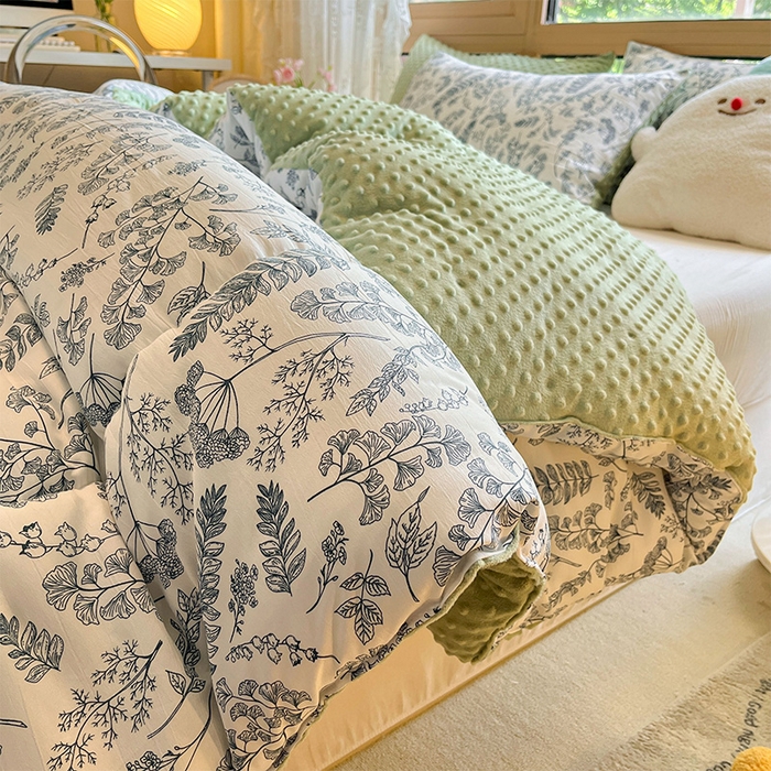 91家纺网 家纺一手货源 找家纺 雅蔓依 2025新款水洗棉麻3D豆豆绒冬被 青花瓷