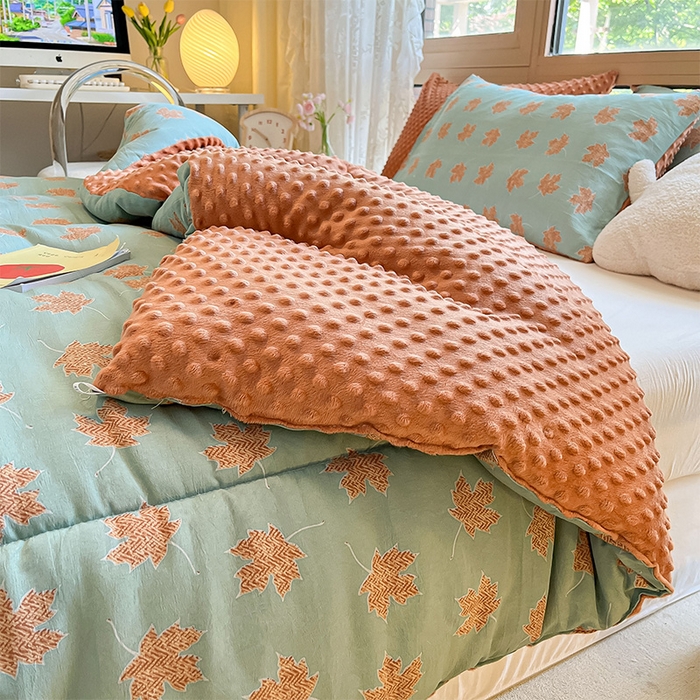 91家纺网 家纺一手货源 找家纺 雅蔓依 2025新款水洗棉麻3D豆豆绒冬被 枫叶情