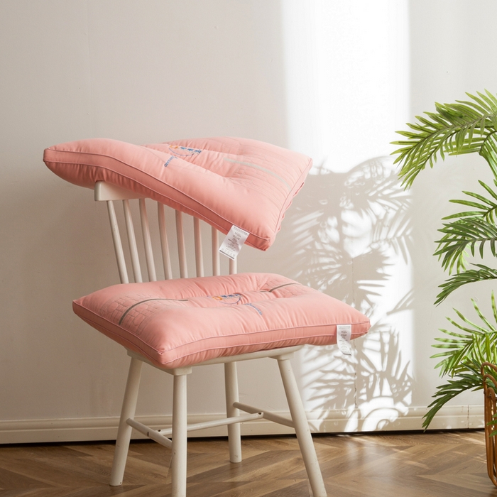 91家纺网 家纺一手货源 找家纺 拾光枕芯 2023新款零系列三防定型枕 粉色48*74cm/只 