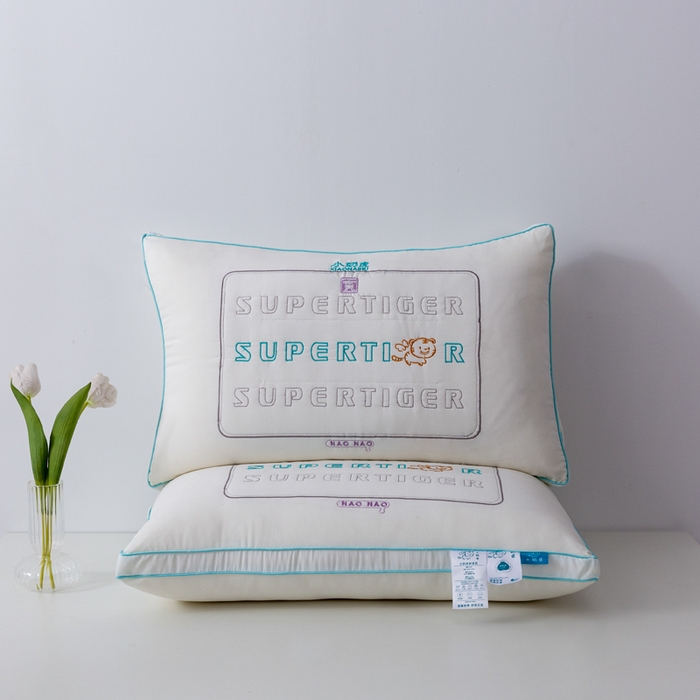 91家纺网 家纺一手货源 找家纺 （总）拾光枕芯 2023新款小奶虎立体绣花枕