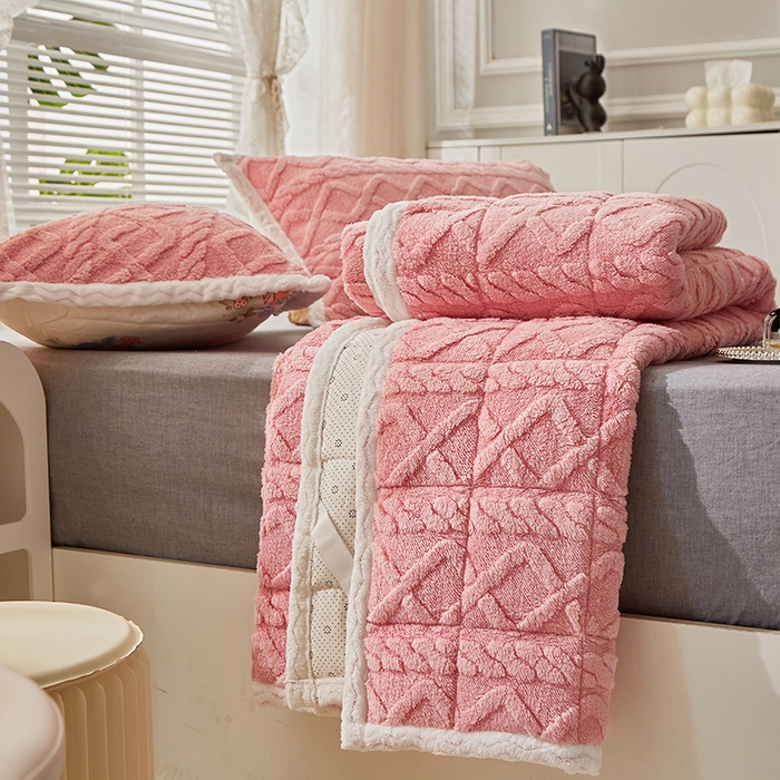 91家纺网 家纺一手货源 找家纺 牛魔王家居 2023新款塔芙绒床垫软床垫可机洗薄垫 粉玉