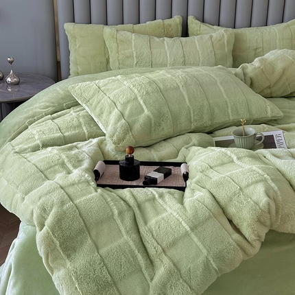 91家纺网 家纺一手货源 找家纺 铠畅家纺 2023爆款9斤獭兔毛绒兔兔绒剪花牛奶绒四件套-大格子系列 大格子-果绿