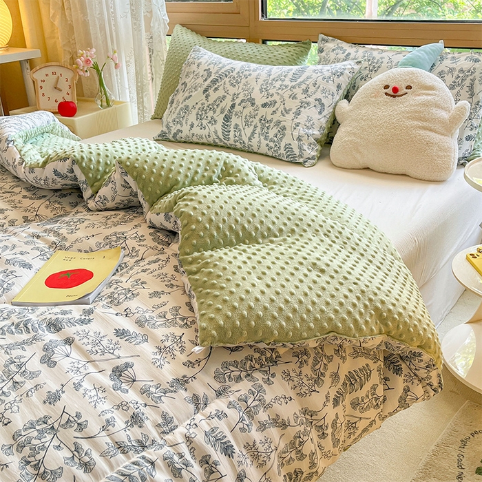 91家纺网 家纺一手货源 找家纺 雅蔓依 2025新款水洗棉麻3D豆豆绒冬被 青花瓷