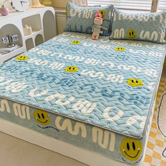 91家纺网 家纺一手货源 找家纺 卡伦家纺  2025新款A类牛奶绒大豆纤维抗菌夹棉床笠 梦想创造家