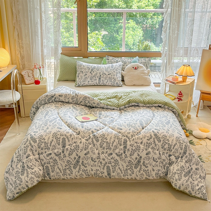 91家纺网 家纺一手货源 找家纺 雅蔓依 2025新款水洗棉麻3D豆豆绒冬被 青花瓷