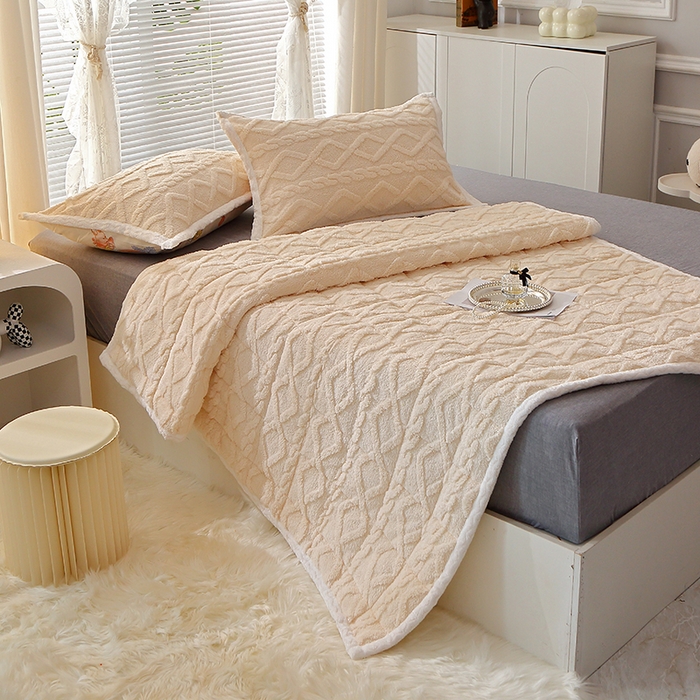 91家纺网 家纺一手货源 找家纺 牛魔王家居 2023新款塔芙绒床垫软床垫可机洗薄垫 浅驼