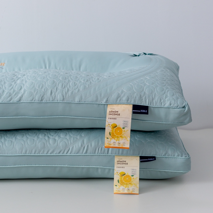 91家纺网 家纺一手货源 找家纺 拾光枕芯 2023新款CBD水光柠檬护颈枕枕头枕芯 蓝色46✖71cm/只