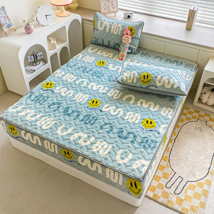 91家纺网 家纺一手货源 找家纺 卡伦家纺  2025新款A类牛奶绒大豆纤维抗菌夹棉床笠 梦想创造家