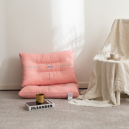 91家纺网 家纺一手货源 找家纺 拾光枕芯 2023新款零系列三防定型枕 粉色48*74cm/只 