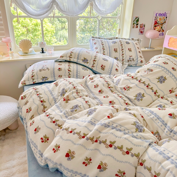 91家纺网 家纺一手货源 找家纺 呗旺鹿 2023新款高克重加厚印花牛奶绒四件套直播 花间兔