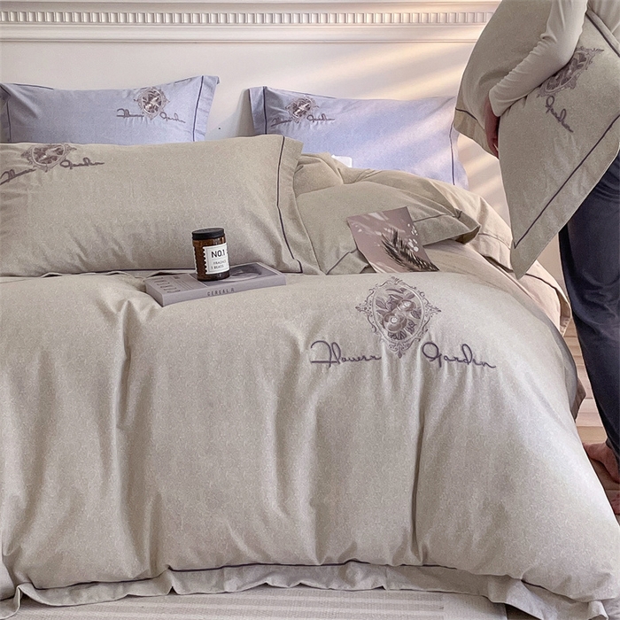 91家纺网 家纺一手货源 找家纺 艾莱家纺 2023新款A类新疆长绒棉加厚柔顺磨毛四件套 维特利-浅咖