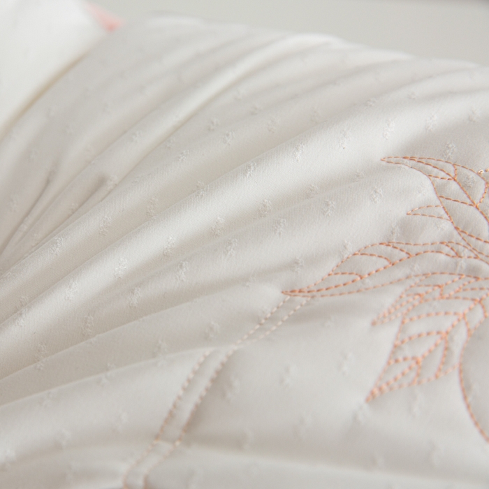 91家纺网 家纺一手货源 找家纺 拾光枕芯 2023新款幸运加倍枕 米白色48*74cm/只