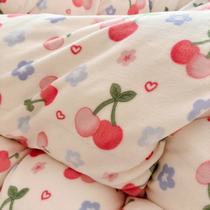 91家纺网 家纺一手货源 找家纺 呗旺鹿 2023新款高克重加厚印花牛奶绒四件套直播 元气桃桃