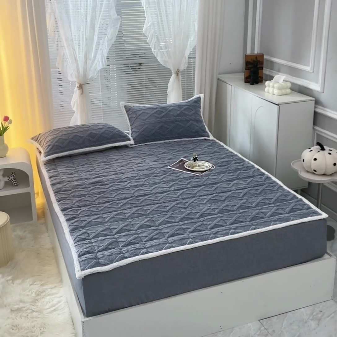 91家纺网 家纺一手货源 找家纺 牛魔王家居 2023新款塔芙绒床垫软床垫可机洗薄垫 灰色