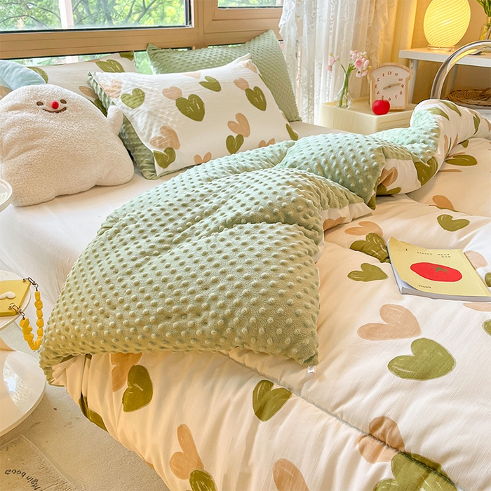 91家纺网 家纺一手货源 找家纺 雅蔓依 2025新款水洗棉麻3D豆豆绒冬被 心心相印
