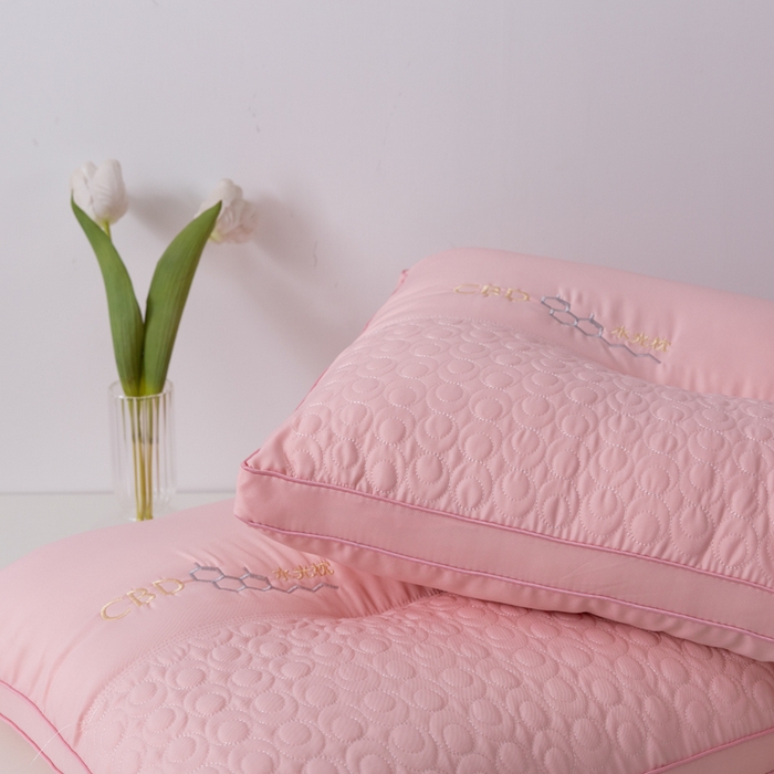 91家纺网 家纺一手货源 找家纺 拾光枕芯 2023新款CBD水光柠檬护颈枕枕头枕芯 粉色46✖71cm/只