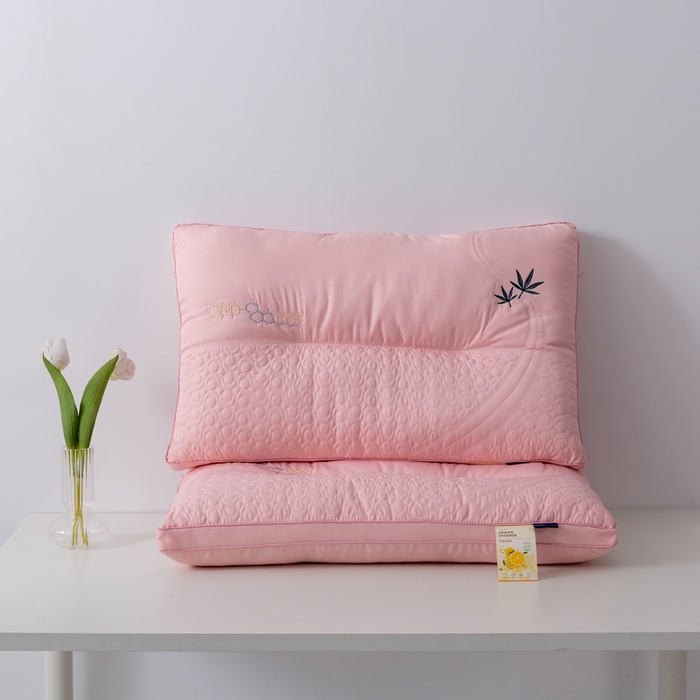 91家纺网 家纺一手货源 找家纺 拾光枕芯 2023新款CBD水光柠檬护颈枕枕头枕芯 粉色46✖71cm/只