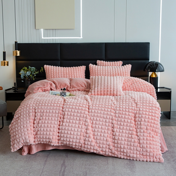 91家纺网 家纺一手货源 找家纺 邦妮2024新款立体兔兔绒牛奶绒四件套 樱花粉