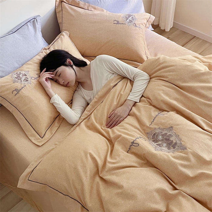 91家纺网 家纺一手货源 找家纺 艾莱家纺 2023新款A类新疆长绒棉加厚柔顺磨毛四件套 维特利-浅桔