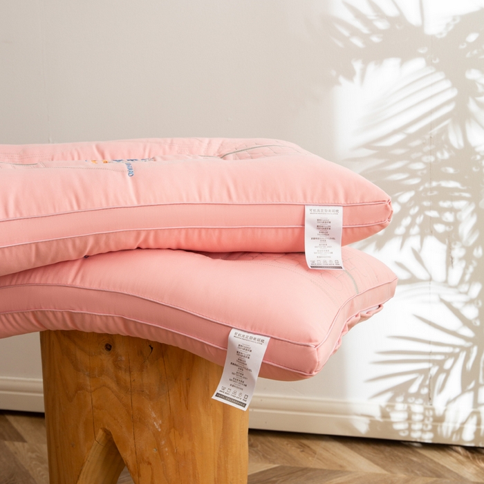 91家纺网 家纺一手货源 找家纺 拾光枕芯 2023新款零系列三防定型枕 粉色48*74cm/只 