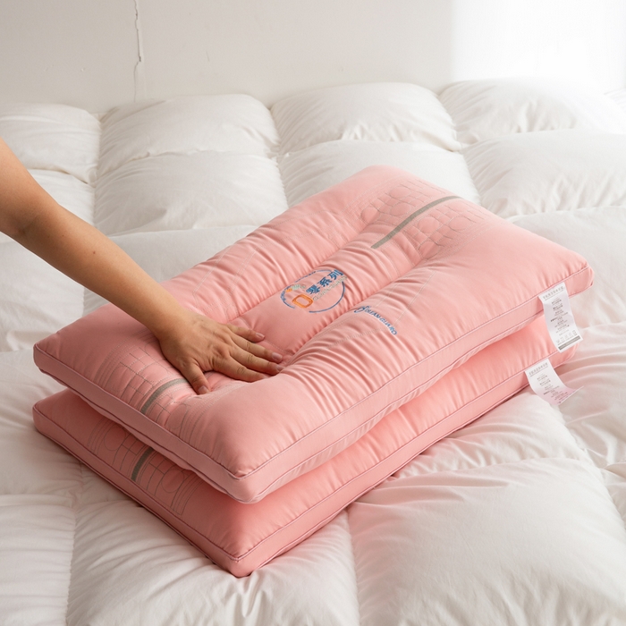 91家纺网 家纺一手货源 找家纺 拾光枕芯 2023新款零系列三防定型枕 粉色48*74cm/只 