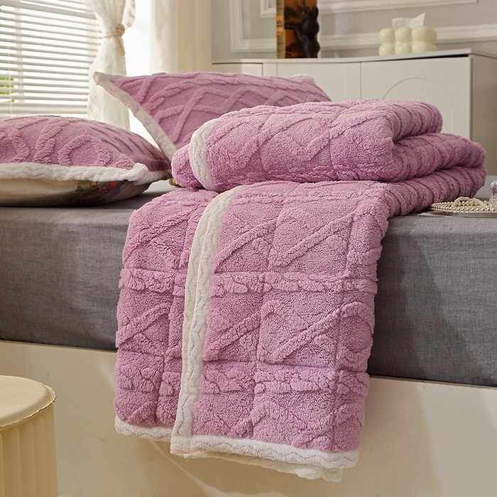 91家纺网 家纺一手货源 找家纺 牛魔王家居 2023新款塔芙绒床垫软床垫可机洗薄垫 紫色