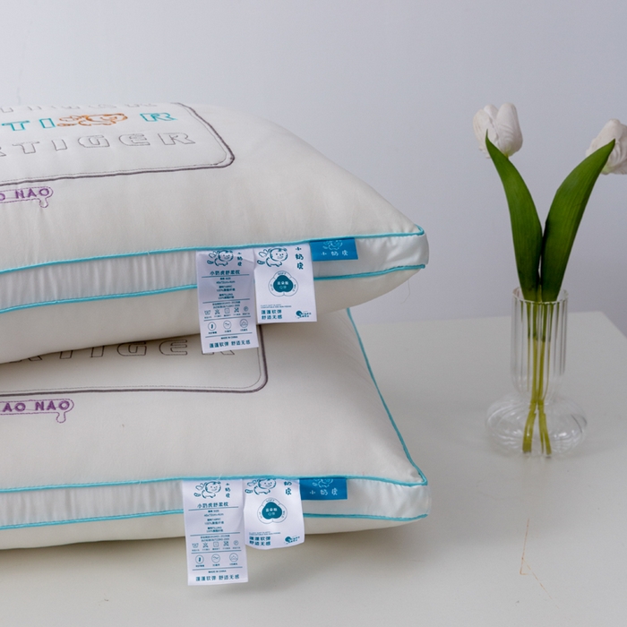 91家纺网 家纺一手货源 找家纺 （总）拾光枕芯 2023新款小奶虎立体绣花枕