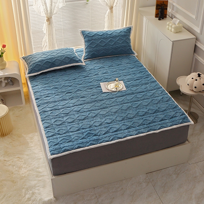 91家纺网 家纺一手货源 找家纺 牛魔王家居 2023新款塔芙绒床垫软床垫可机洗薄垫 蓝色