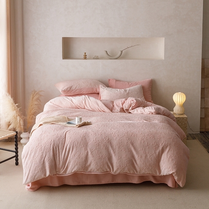 珺柔家纺 2023新款高克重雕花牛奶绒四件套 锦绣-粉
