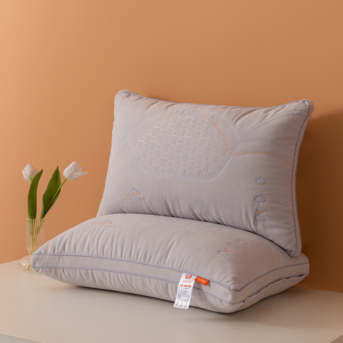 91家纺网 家纺一手货源 找家纺 拾光枕芯 2023新款优倍软云绒spa立体枕 灰色46✖71cm/只