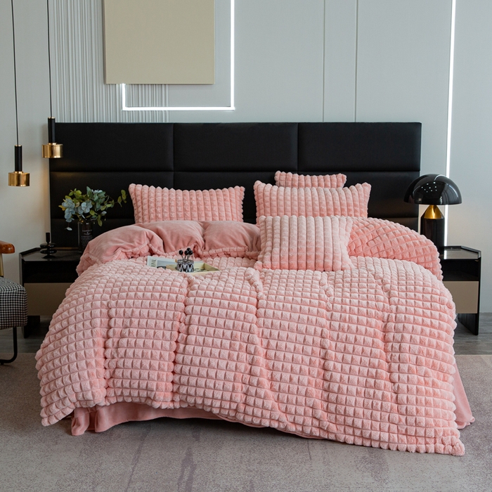 91家纺网 家纺一手货源 找家纺 邦妮2024新款立体兔兔绒牛奶绒四件套 樱花粉