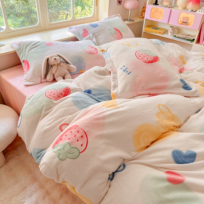 91家纺网 家纺一手货源 找家纺 呗旺鹿 2023新款高克重加厚印花牛奶绒四件套直播 莓莓相印