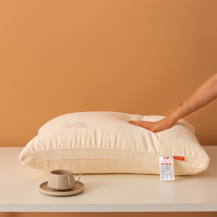 91家纺网 家纺一手货源 找家纺 拾光枕芯 2023新款优倍软云绒spa立体枕 黄色46✖71cm/只