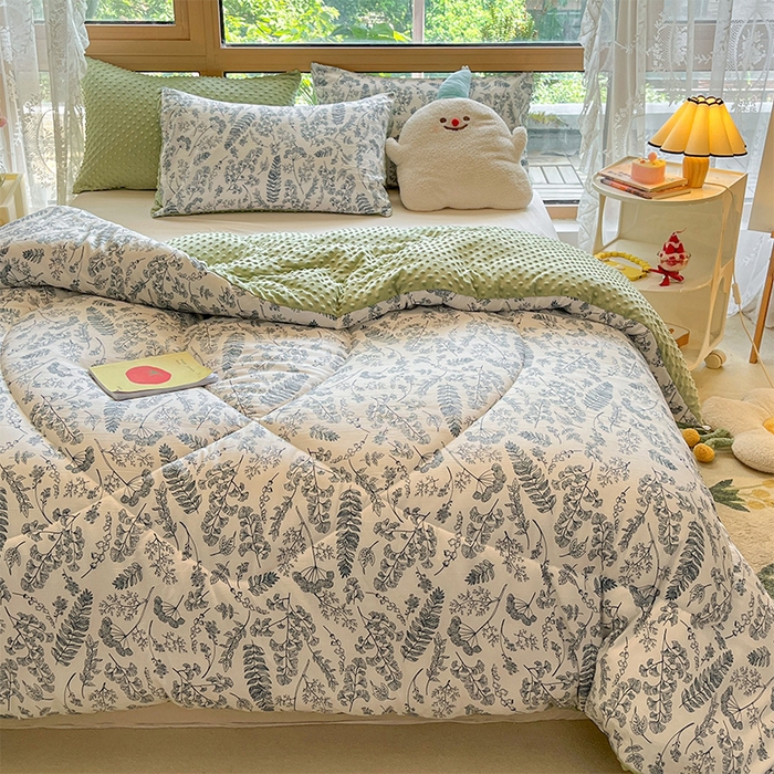 91家纺网 家纺一手货源 找家纺 雅蔓依 2025新款水洗棉麻3D豆豆绒冬被 青花瓷