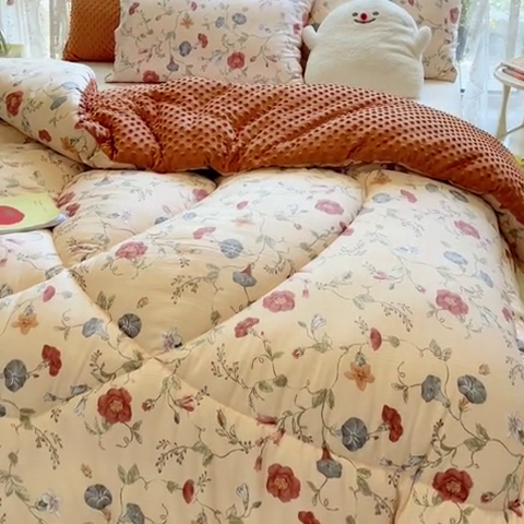 91家纺网 家纺一手货源 找家纺 雅蔓依 2025新款水洗棉麻3D豆豆绒冬被 牵牛花