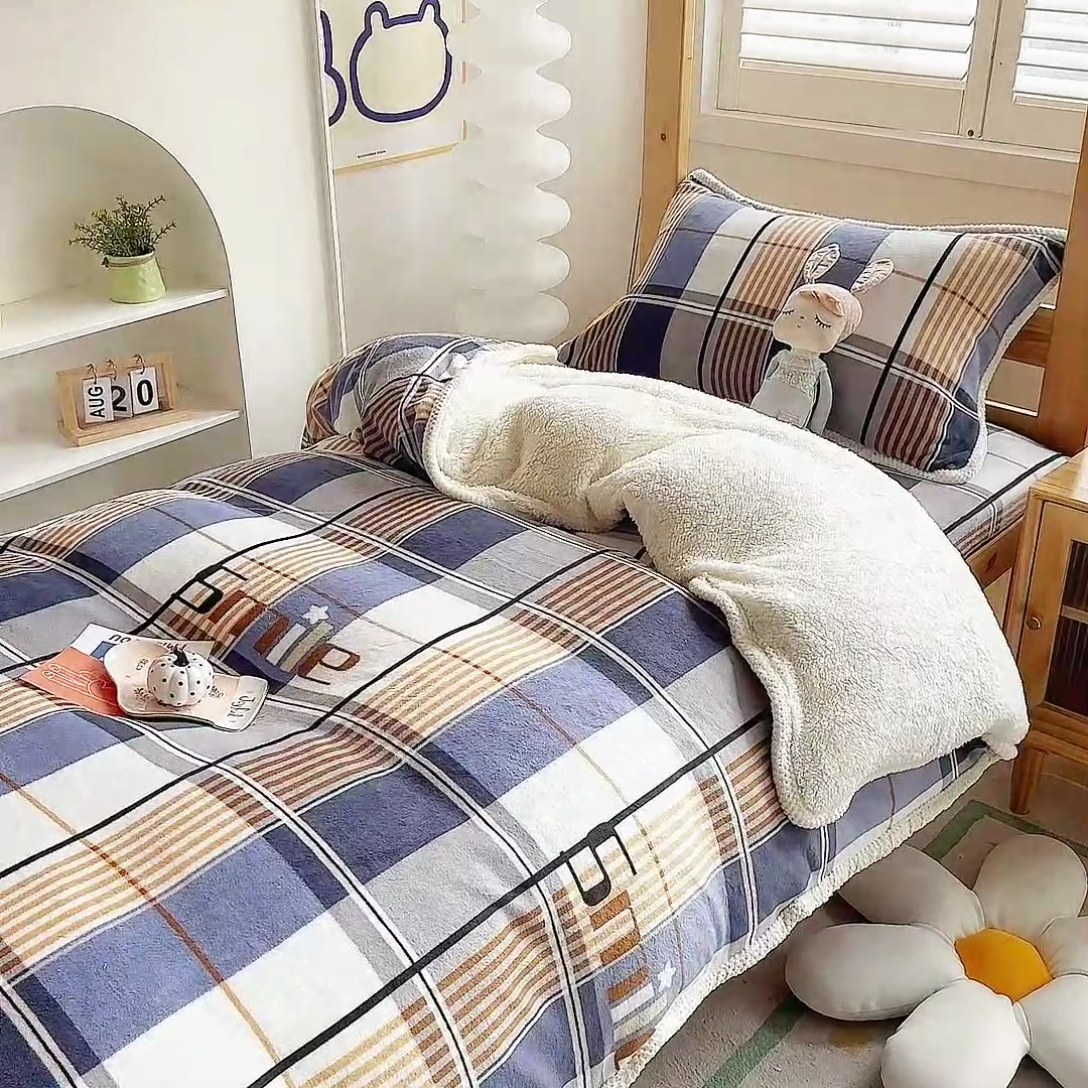 91家纺网 家纺一手货源 找家纺 多乐家纺 2023年新款牛奶绒学生三件套 大蓝格