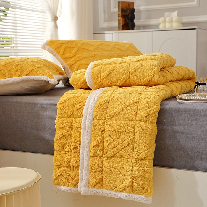 91家纺网 家纺一手货源 找家纺 牛魔王家居 2023新款塔芙绒床垫软床垫可机洗薄垫 亮黄