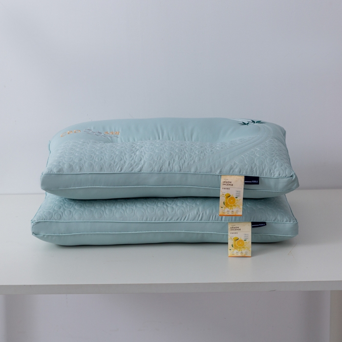 91家纺网 家纺一手货源 找家纺 拾光枕芯 2023新款CBD水光柠檬护颈枕枕头枕芯 蓝色46✖71cm/只